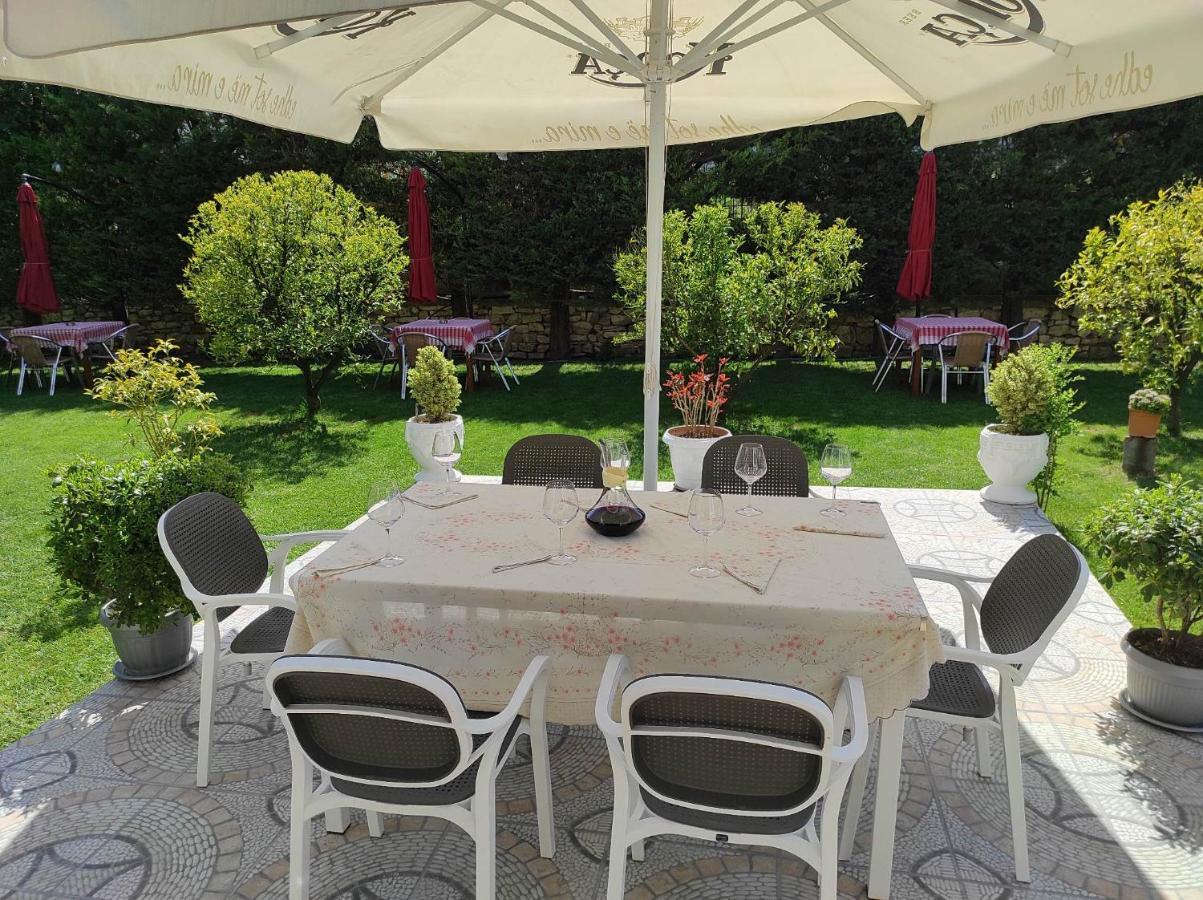 Hotel Vila Arbri Berat Kültér fotó