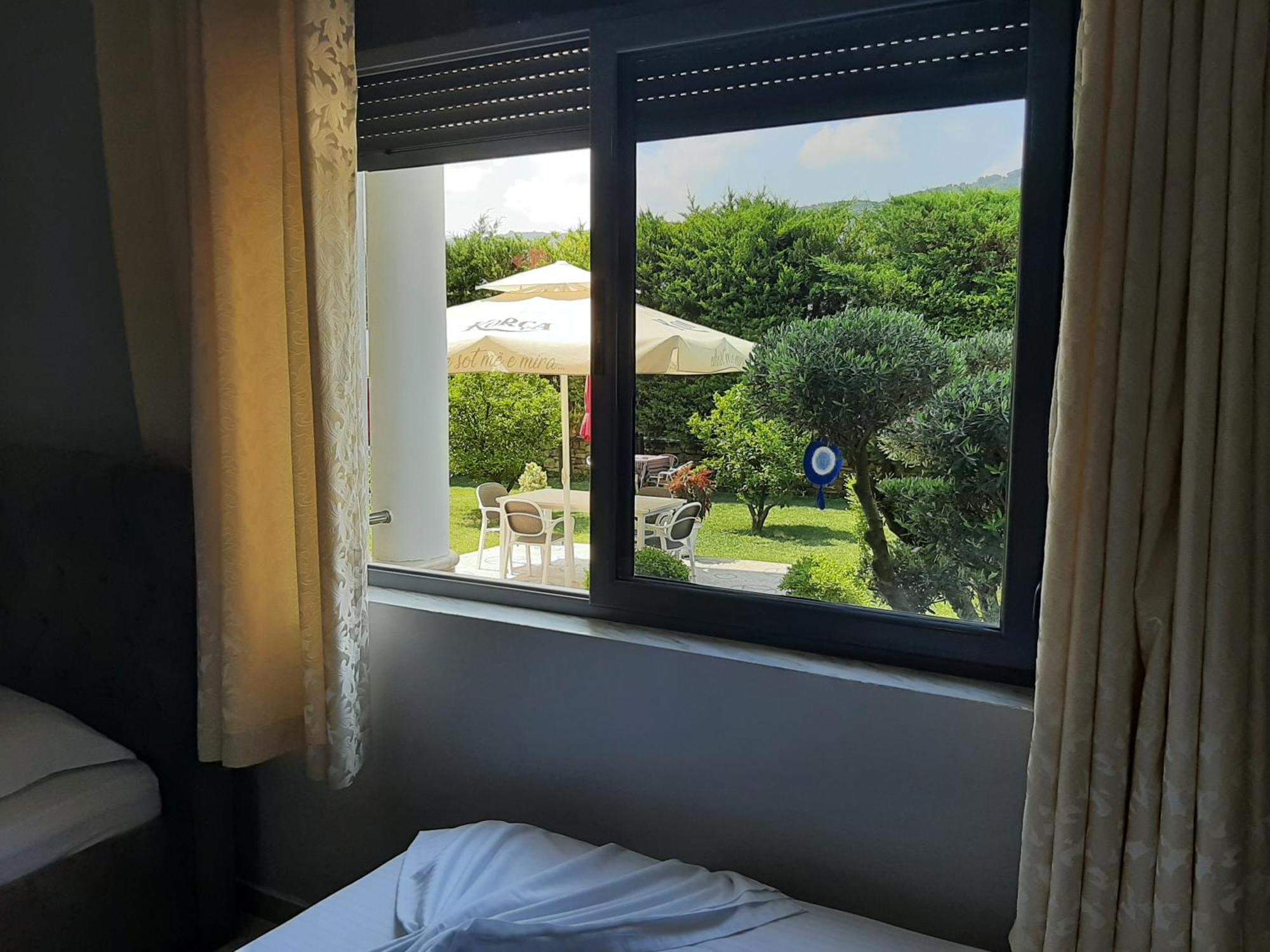 Hotel Vila Arbri Berat Szoba fotó