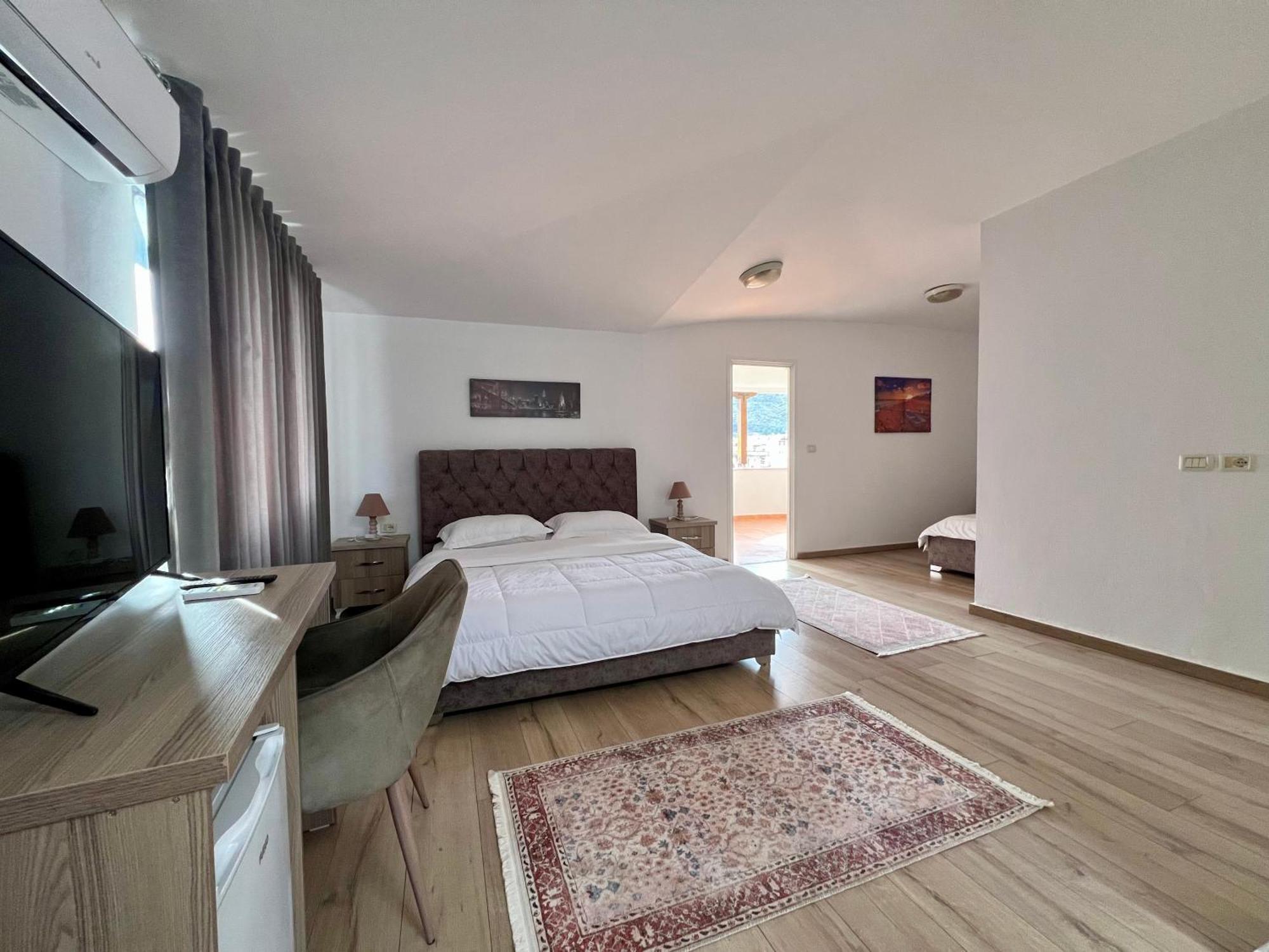 Hotel Vila Arbri Berat Kültér fotó