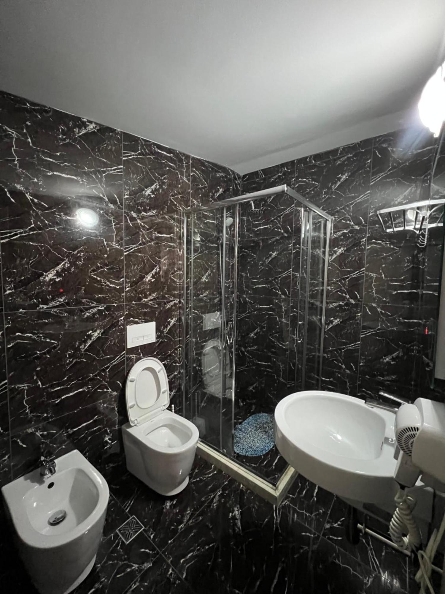 Hotel Vila Arbri Berat Kültér fotó