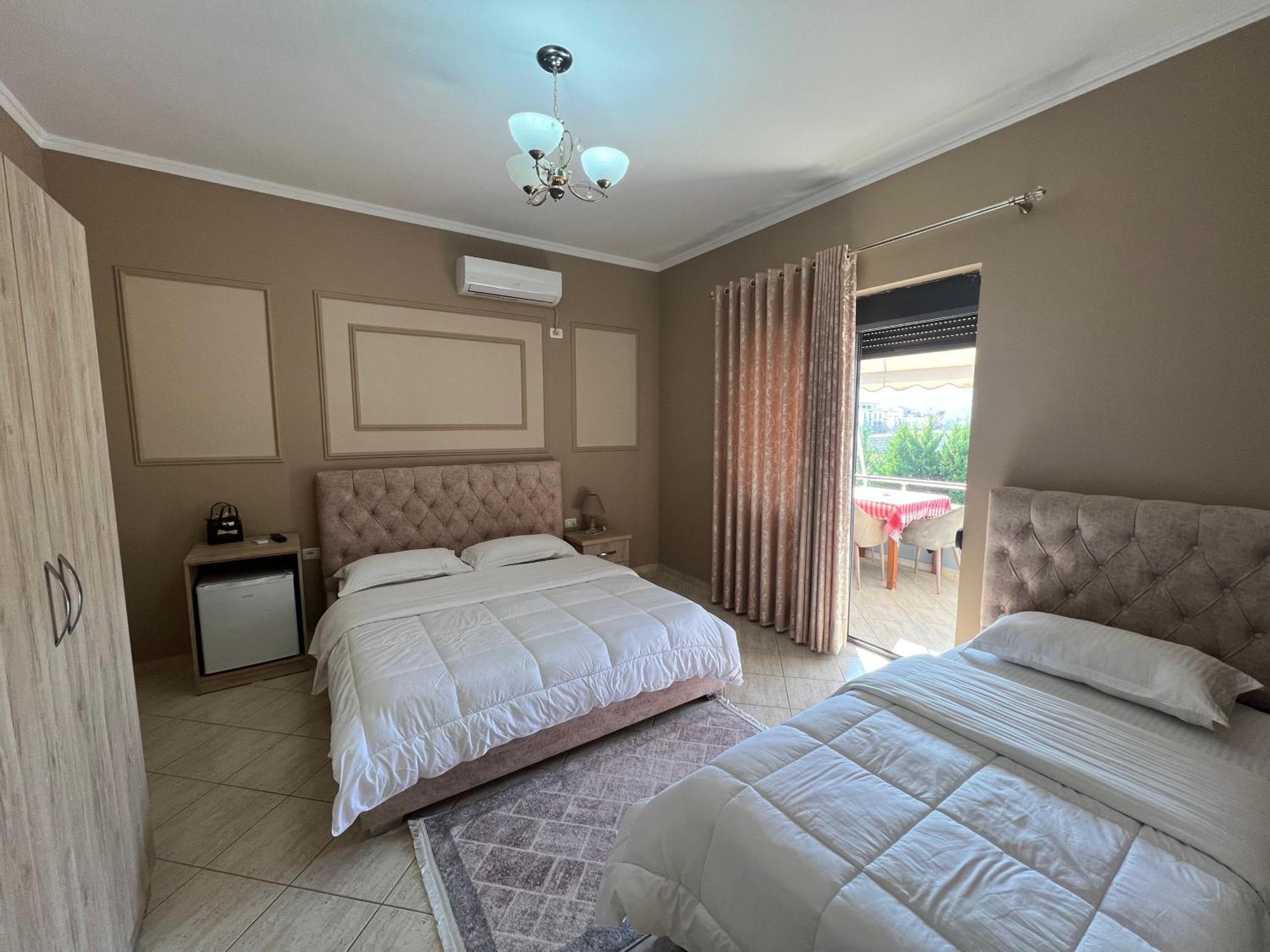 Hotel Vila Arbri Berat Kültér fotó